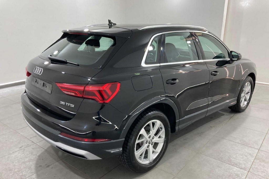 Audi Q3 2019 photo 1