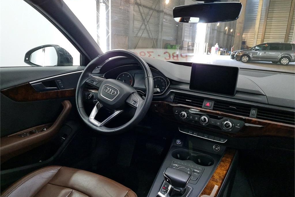 Audi A4 2016 фото 7