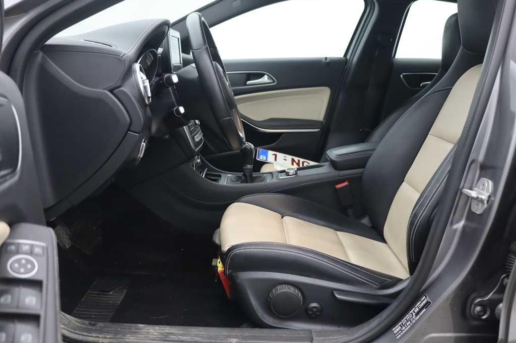 Mercedes-Benz A-Klasse 2016 photo 2