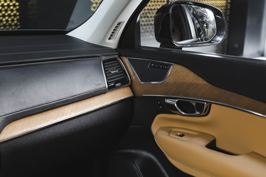 Volvo XC90 2015 photo 29