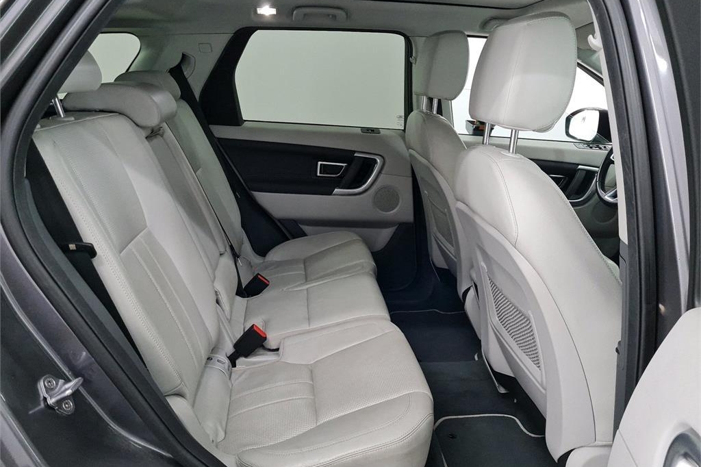 Land Rover Discovery Sport 2016 photo 3