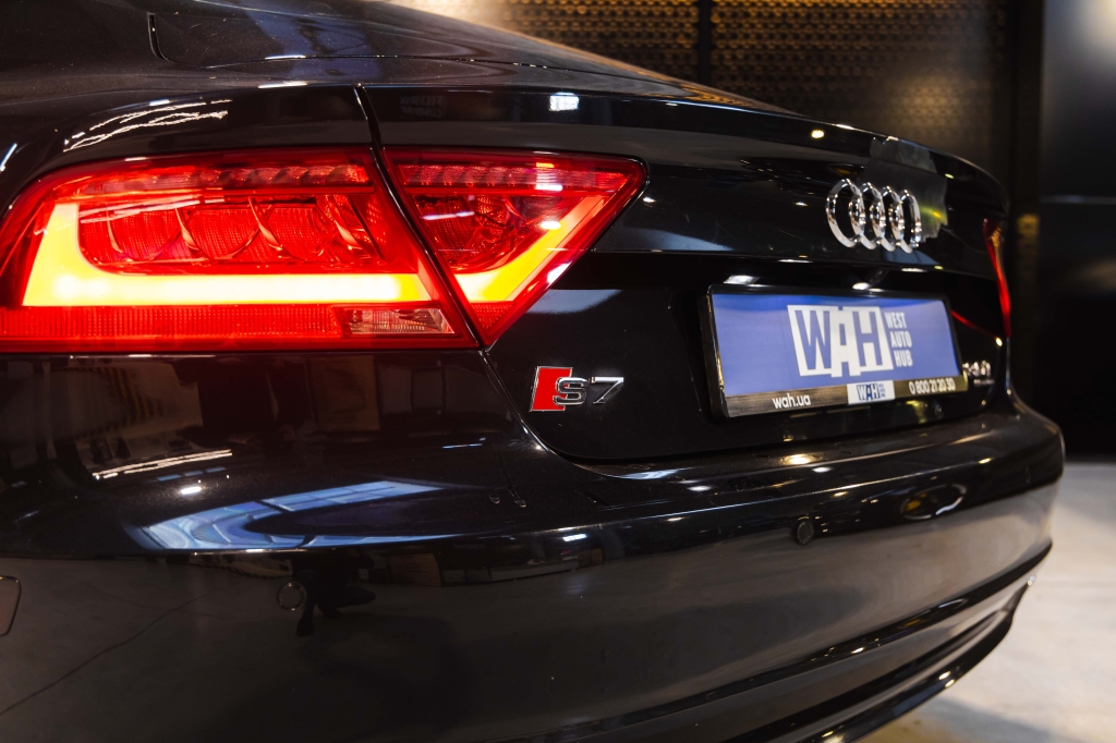 Audi A7 2012 фото 16