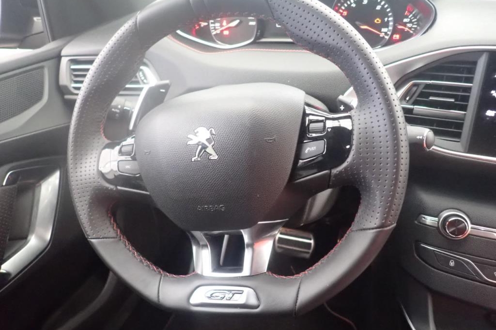 Peugeot 308 GT 2019 фото 6