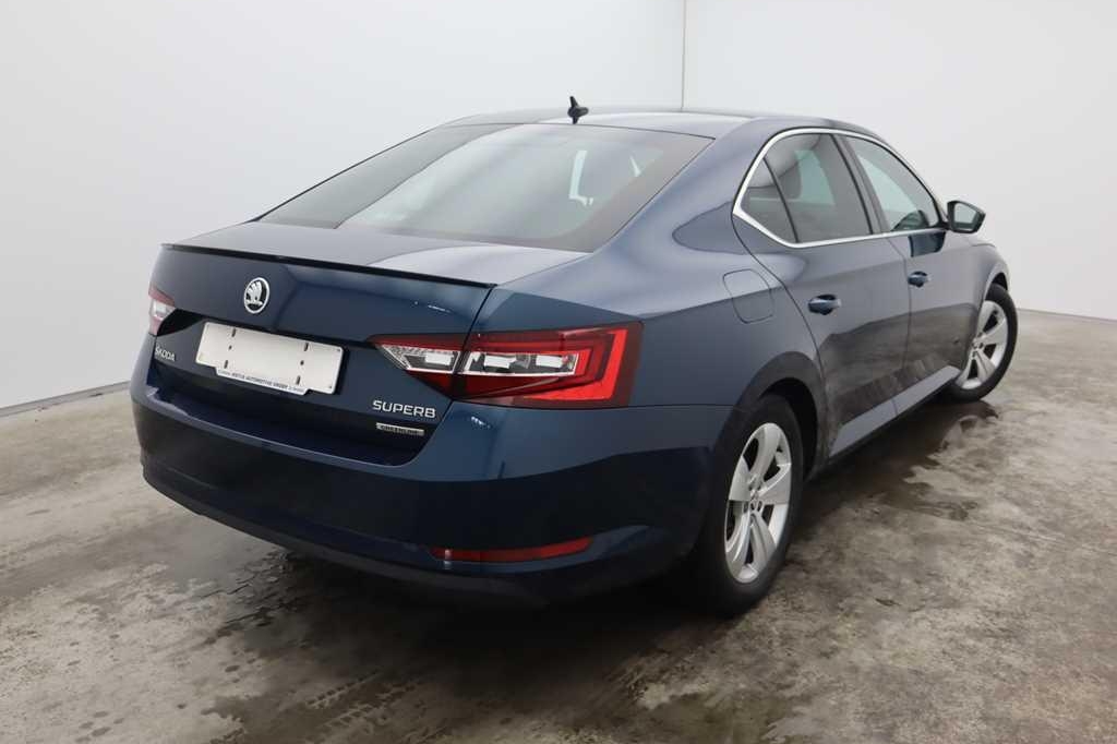 Skoda Superb 2016 фото 4