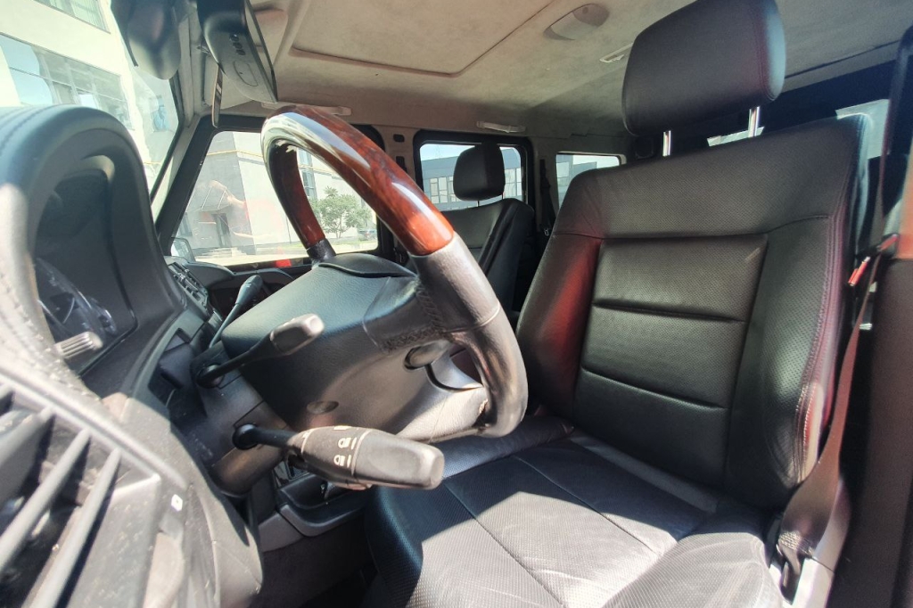 Mercedes-Benz G 500 2010 фото 9