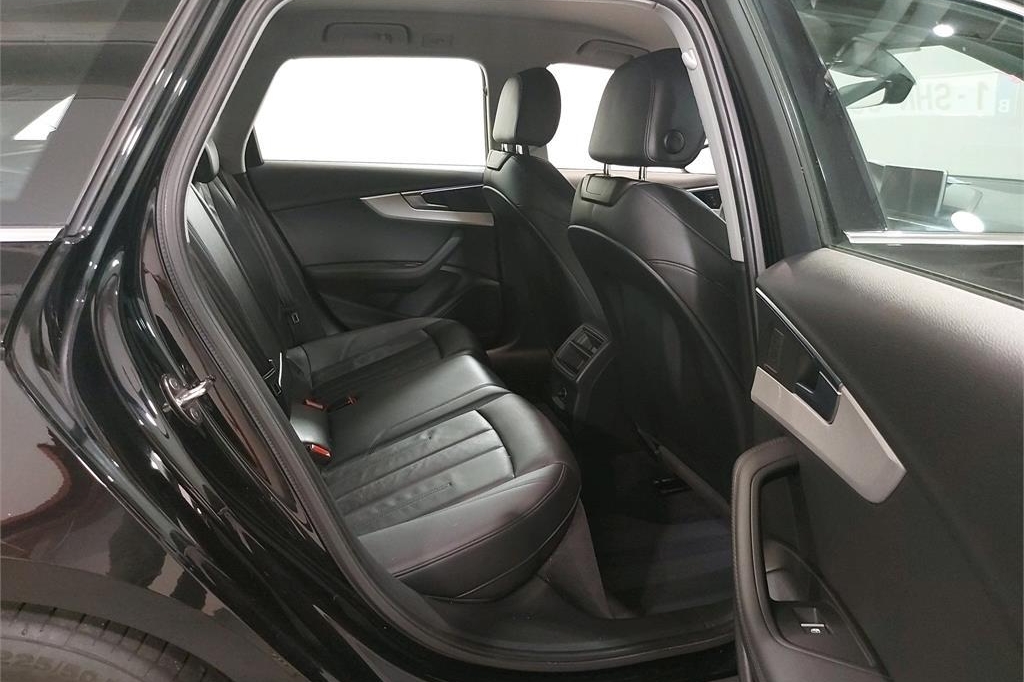 Audi A4 Avant 2017 photo 2