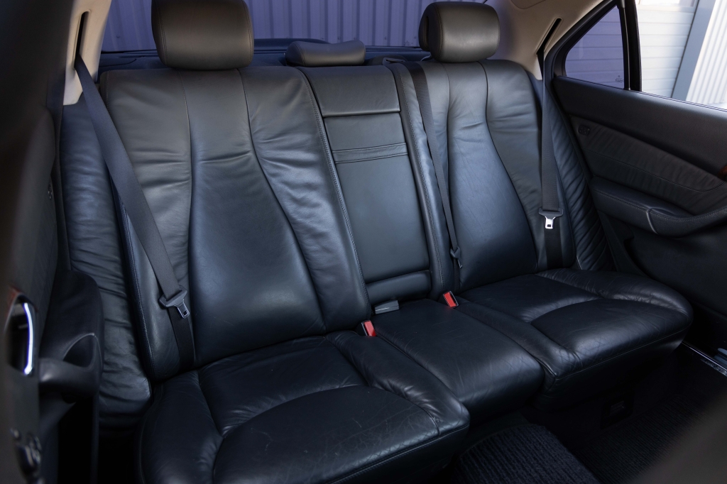 Mercedes-Benz S-Class S500L 2003 photo 35