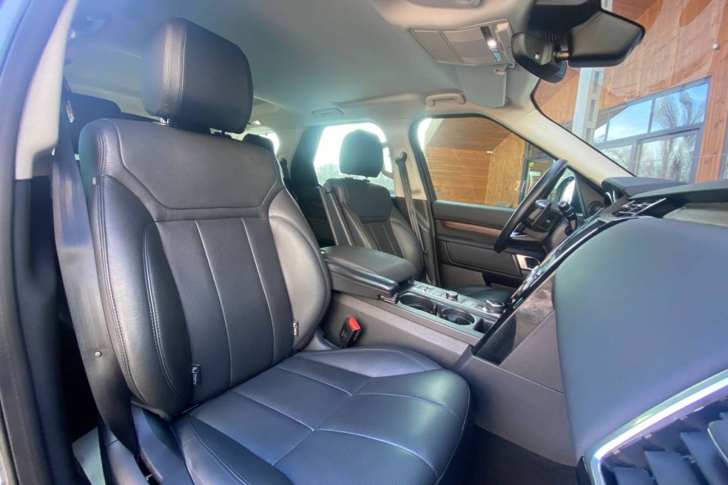 Land Rover Discovery 2017 photo 11