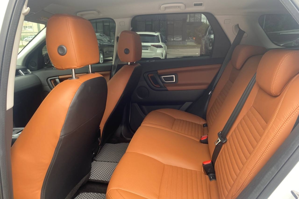 Land Rover Discovery Sport 2017 фото 14