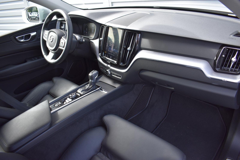 Volvo XC60 2020 photo 6