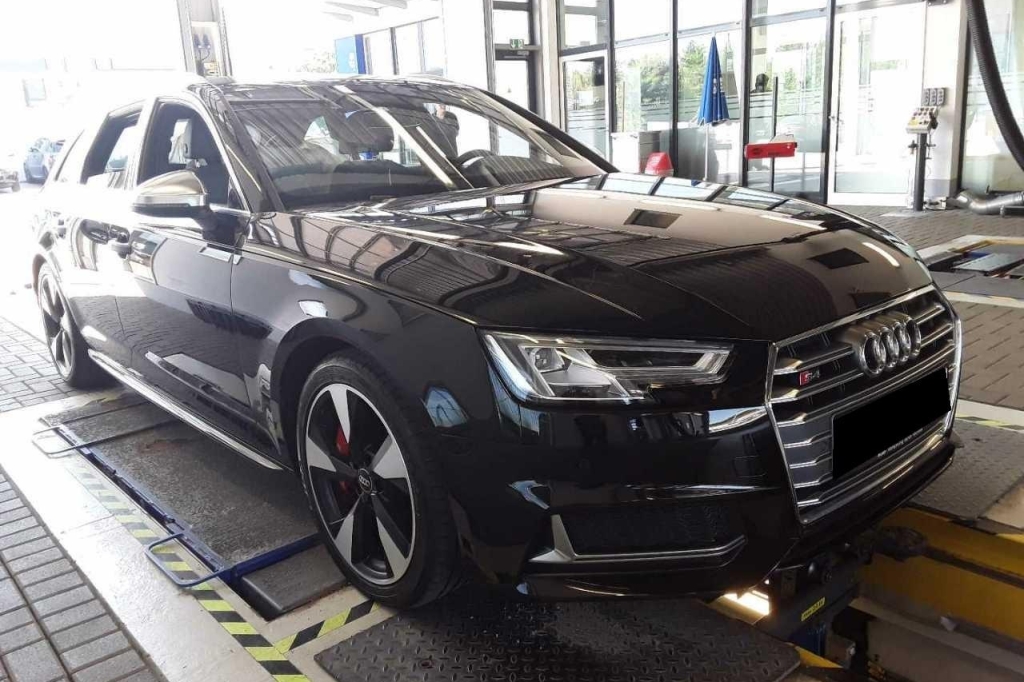 Audi S4 Avant 2018 photo 2