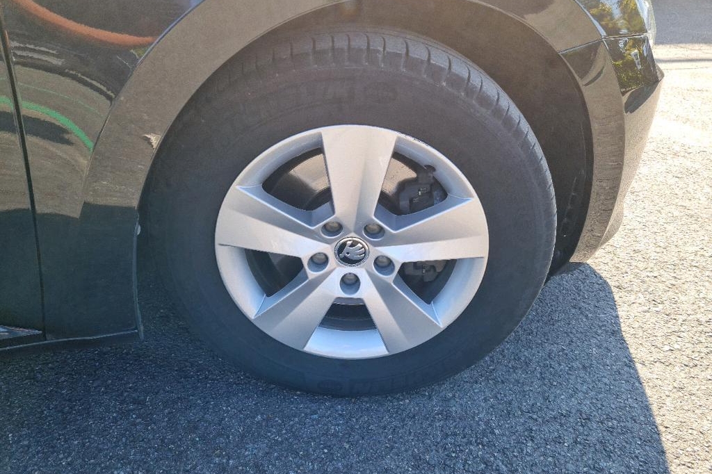 Skoda Superb Combi 2017 photo 7