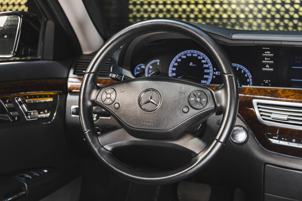 Mercedes-Benz S-Class 2011 photo 26