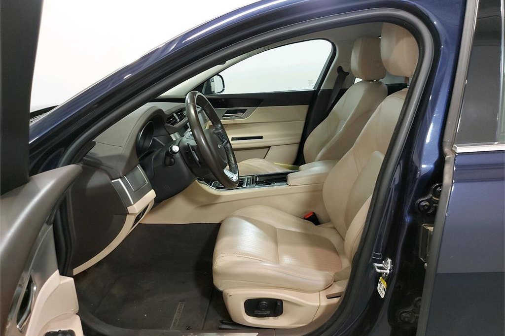 Jaguar XF Sportbrake 2018 photo 2