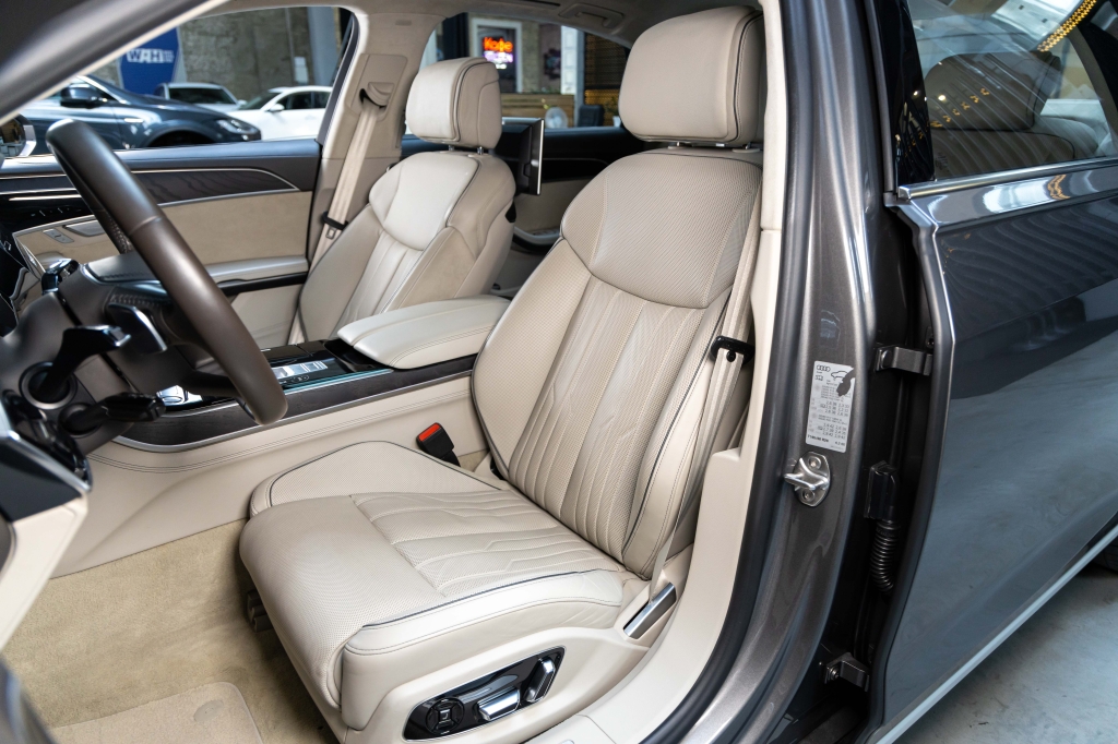 Audi A8 L 2018 фото 16