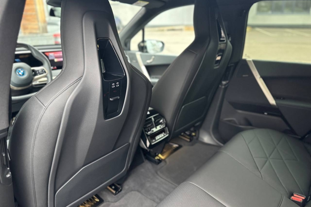 BMW iX xDrive40 2023 photo 13
