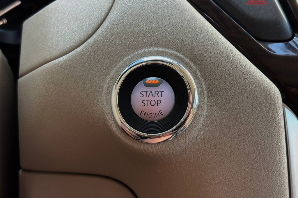 Nissan Pathfinder 2015 фото 16