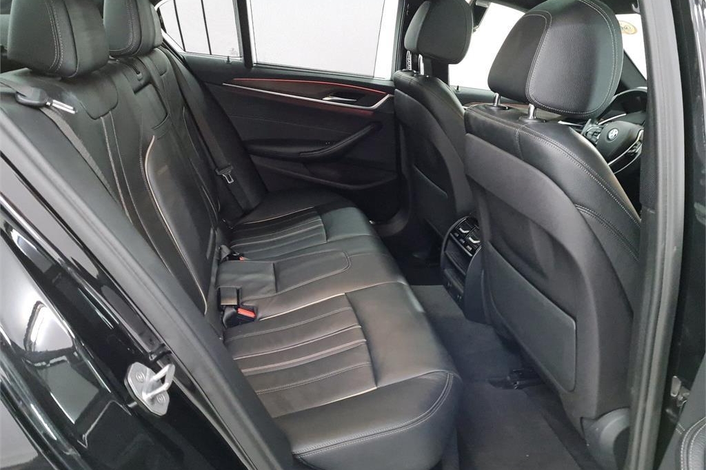 BMW 5 Series 2017 фото 5