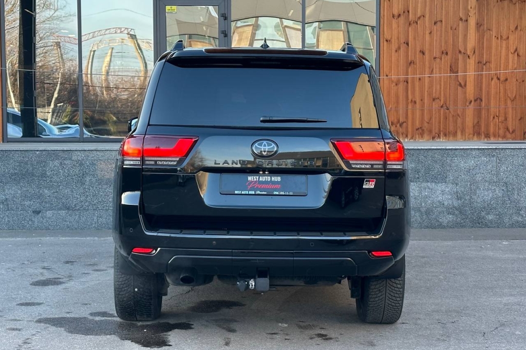 Toyota Land Cruiser 300 GUARD B6 2021 фото 4