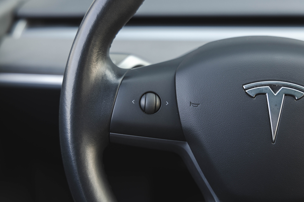 Tesla Model 3 2019 фото 22