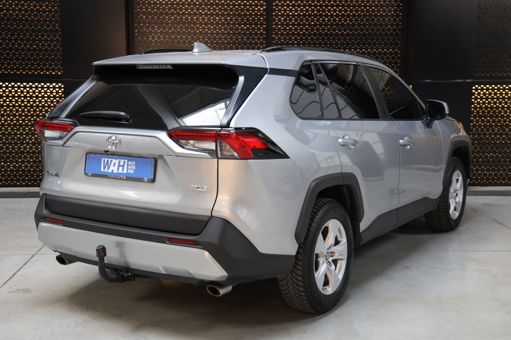 Toyota RAV4 2020 фото 3