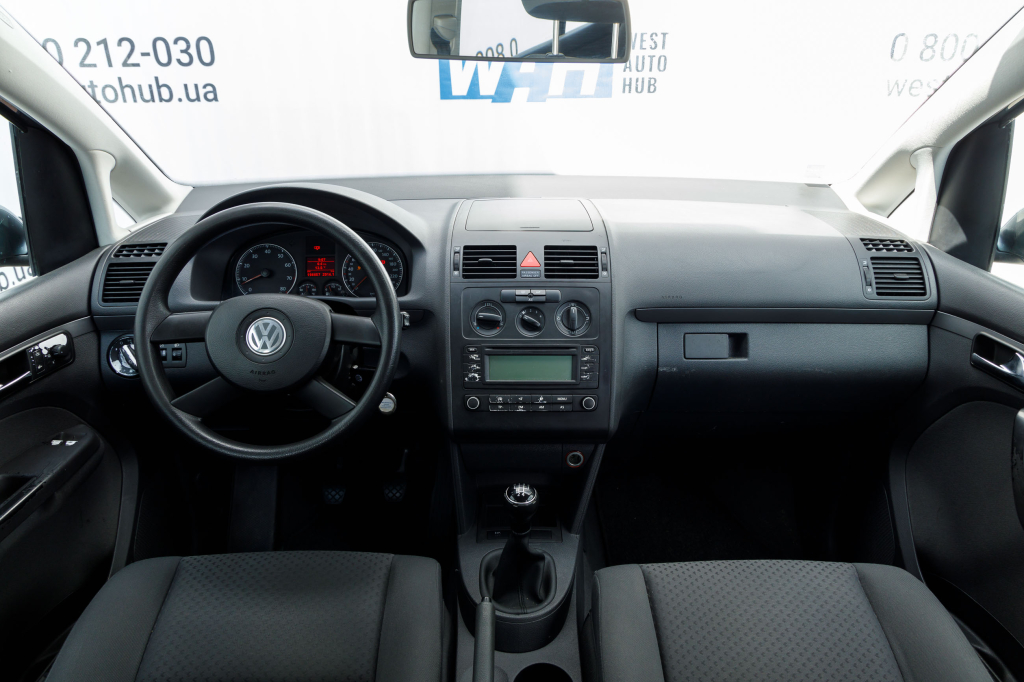 Volkswagen Touran MPI 2003 photo 24