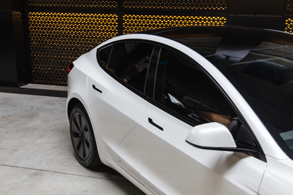 Tesla Model 3 2024 фото 5