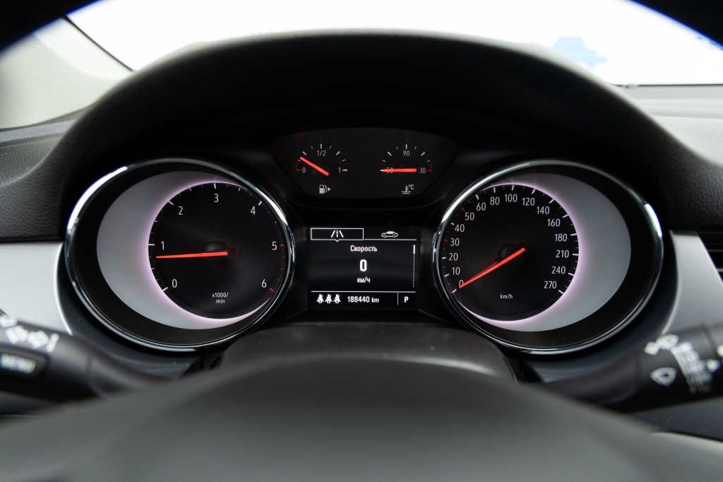 Opel Astra 2017 фото 24