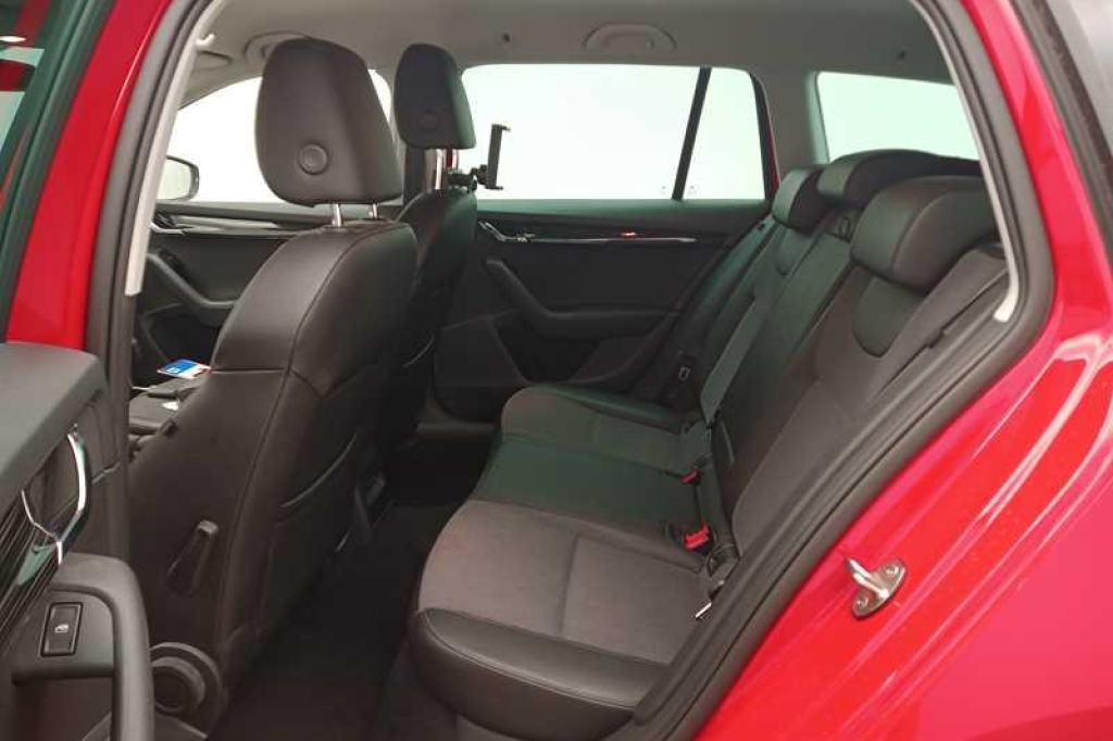 Skoda Octavia Combi 2017 photo 6