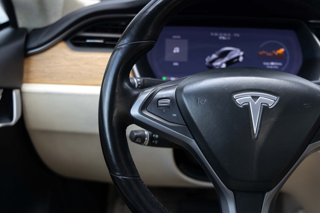 Tesla Model S 75D 2018 фото 19