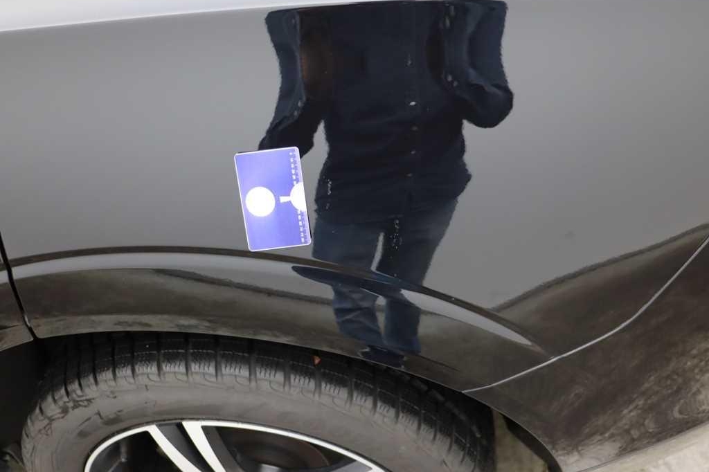 Volvo XC60 2020 фото 12