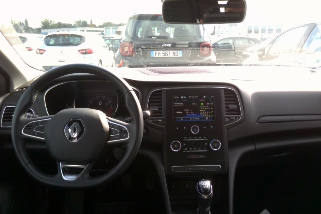 Renault Megane 2019 фото 2