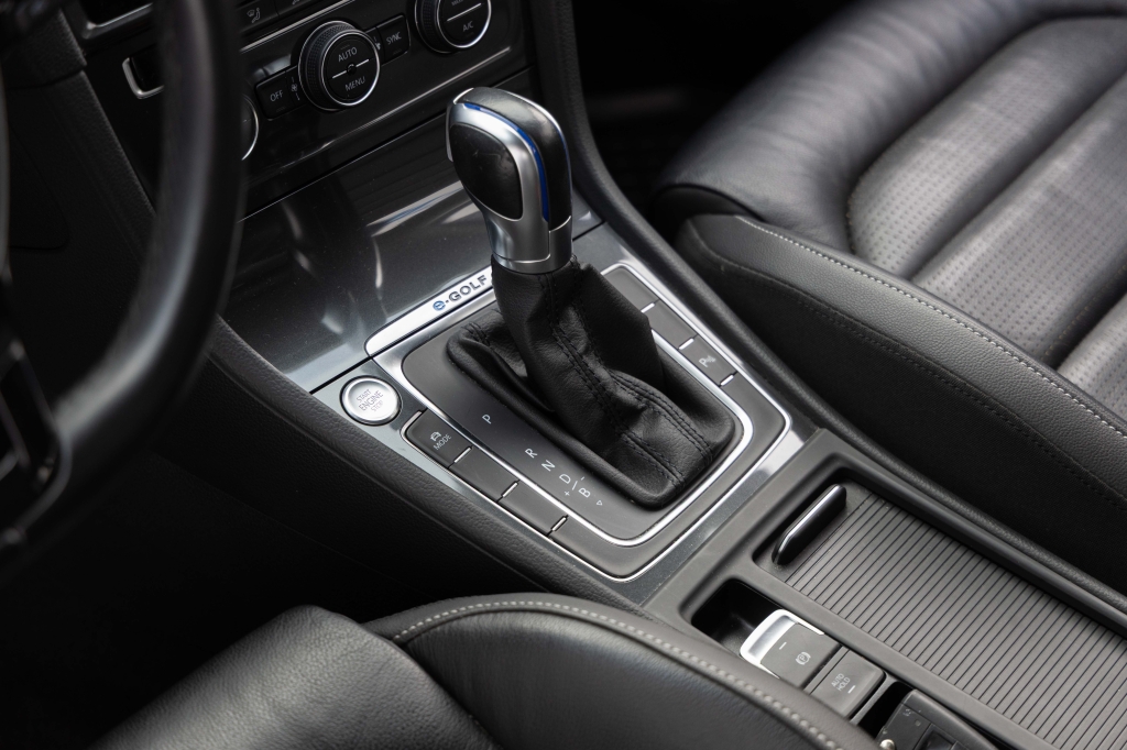 Volkswagen e-Golf 2018 фото 22