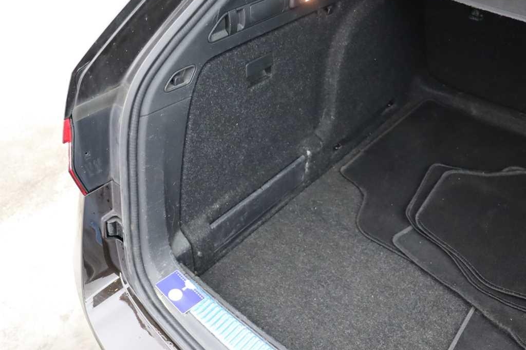 Skoda Superb Combi 2016 фото 17