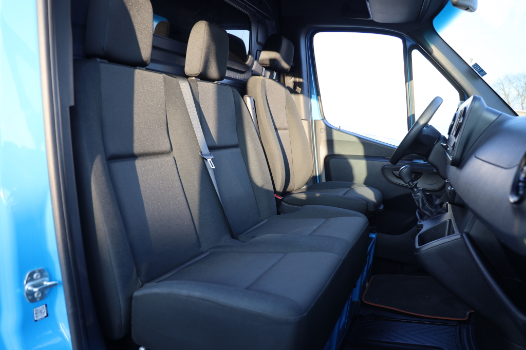 Mercedes-Benz Sprinter 2023 фото 17