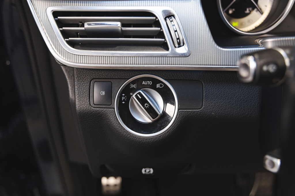 Mercedes-Benz E-Class E350 2014 photo 17