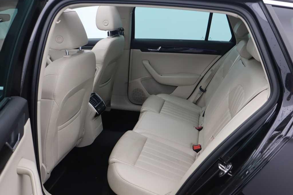 Skoda Superb Combi 2016 фото 4