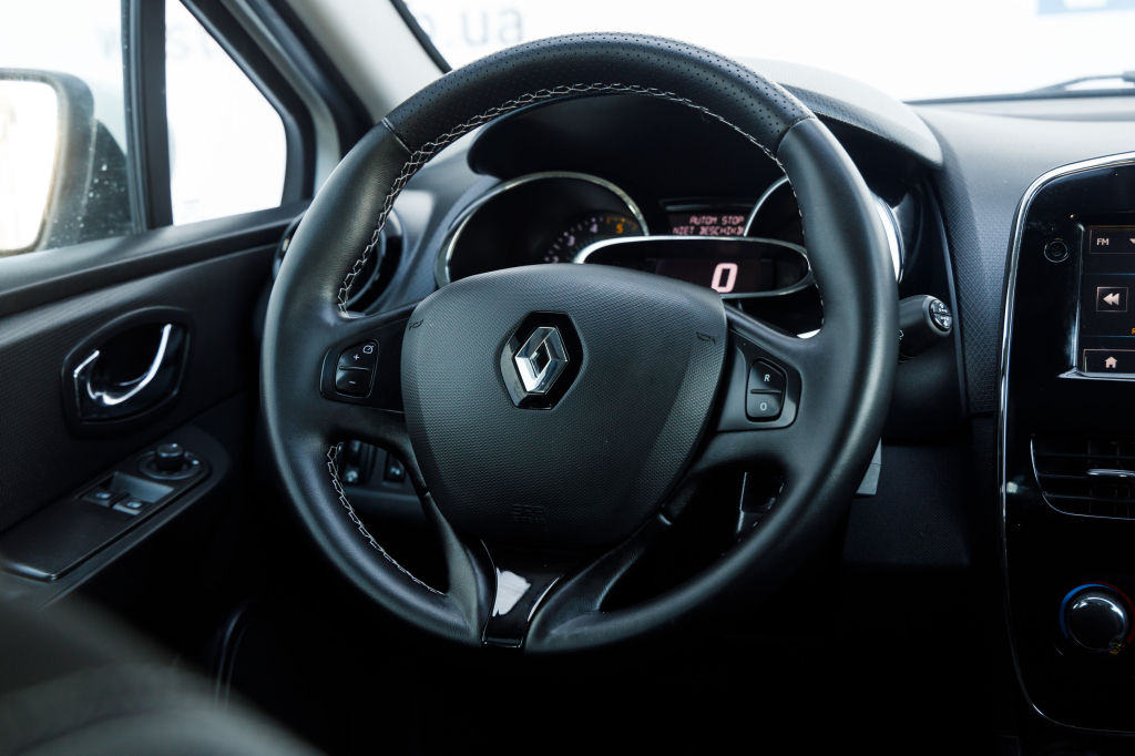 Renault Clio фото 7