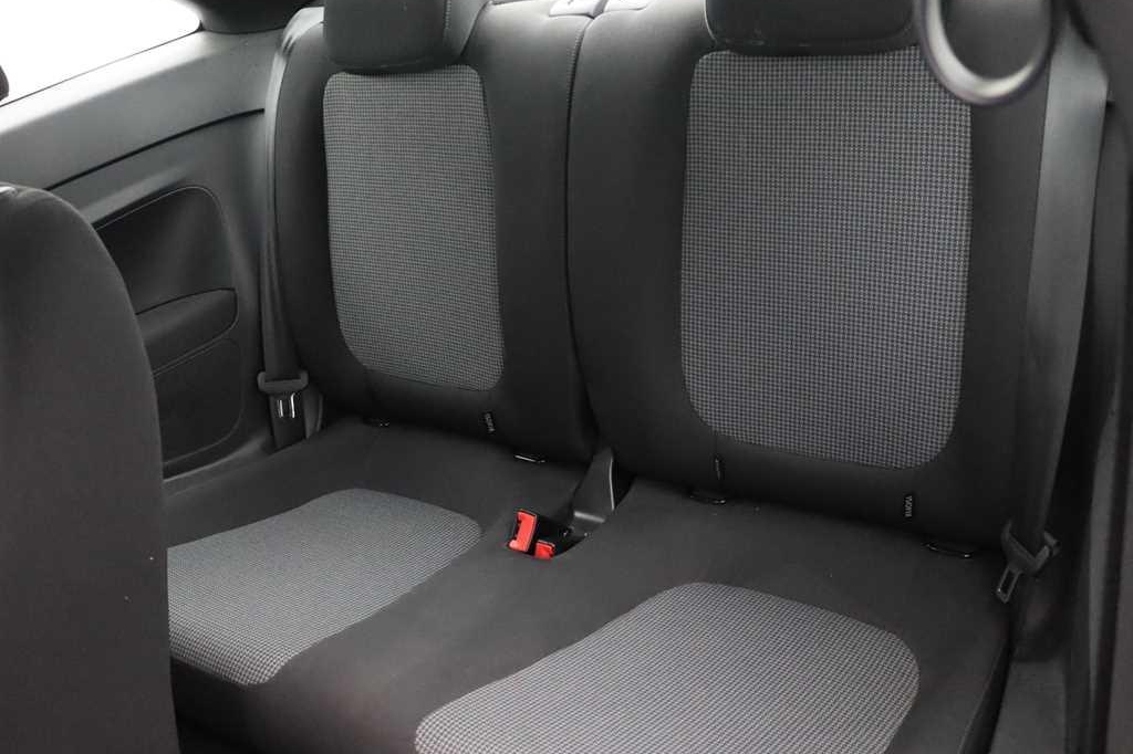 Volkswagen Beetle 2017 фото 2