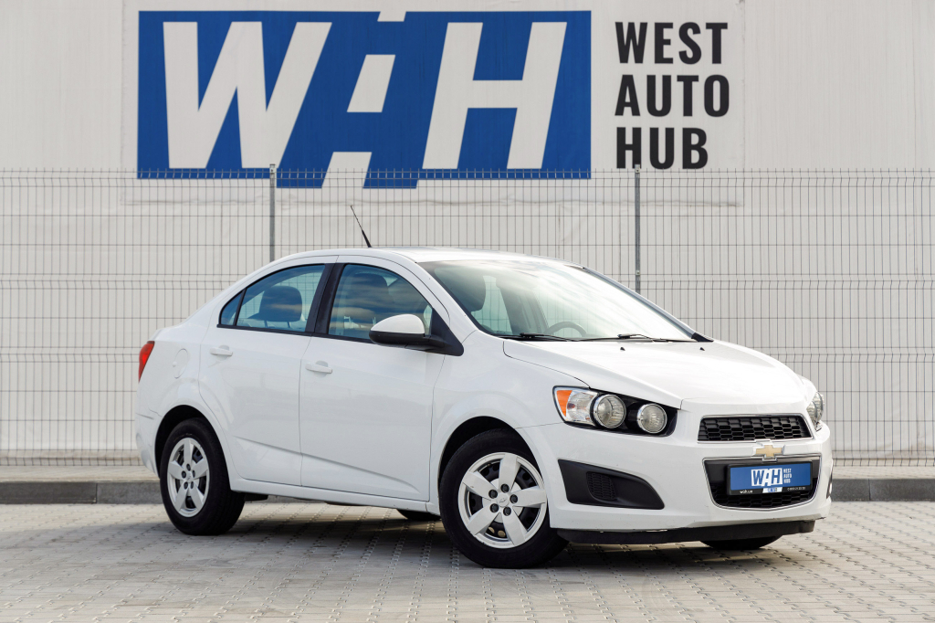 Chevrolet Sonic LS 2013 фото 3