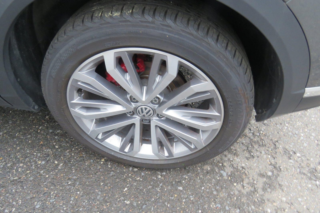 Volkswagen T-Roc 2019 фото 8