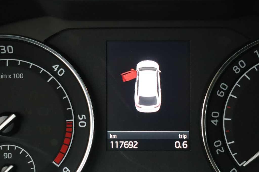 Skoda Superb Combi 2017 photo 1