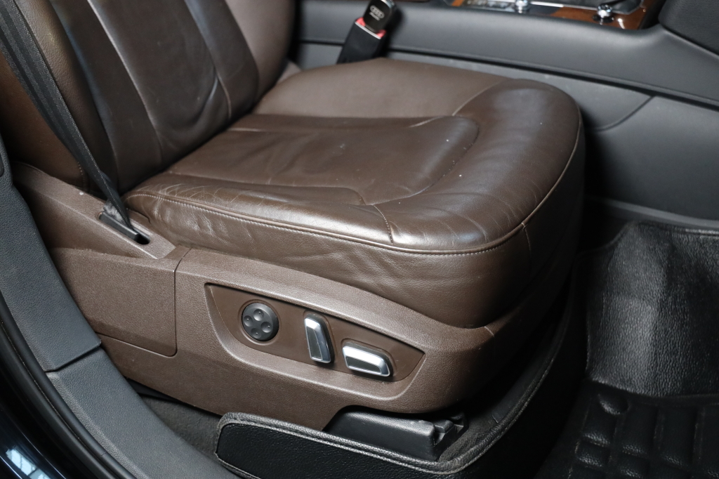 Audi Q7 2015 фото 12