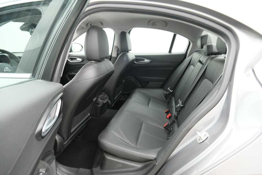 Alfa Romeo Giulia 2017 фото 6