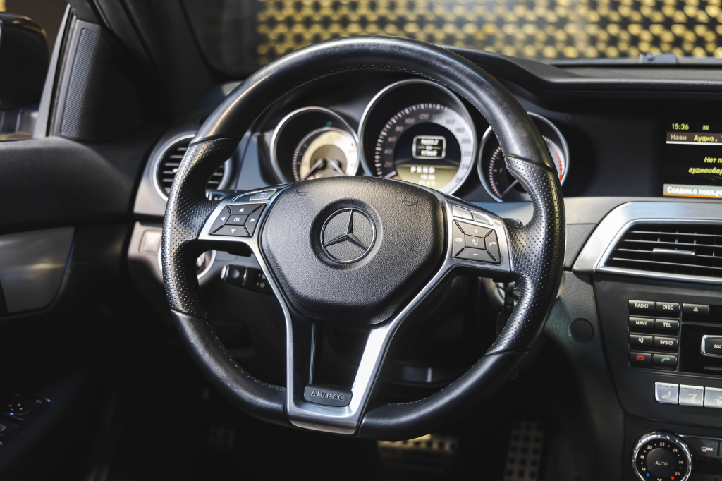 Mercedes-Benz C-Class AMG 2012 фото 35