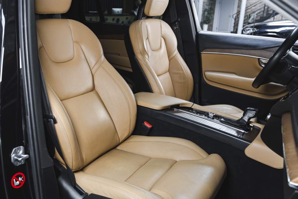 Volvo XC90 2015 photo 28