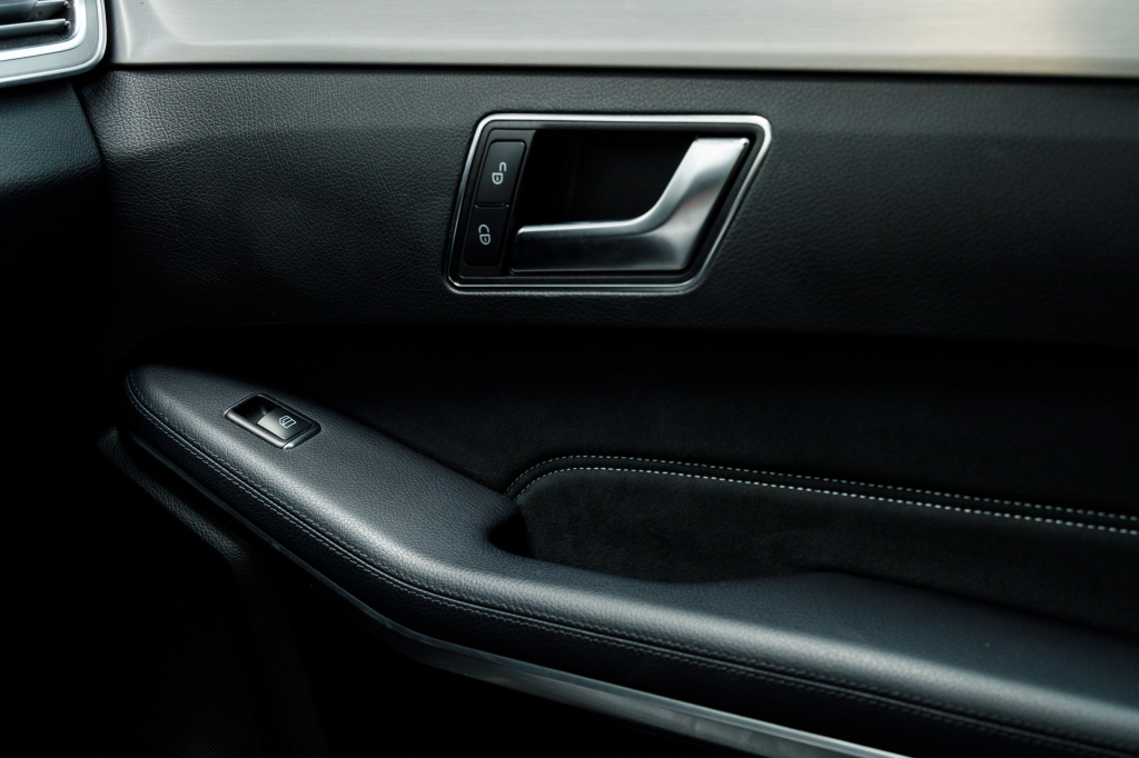 Mercedes-Benz E 220  Bluetec 2015 фото 32