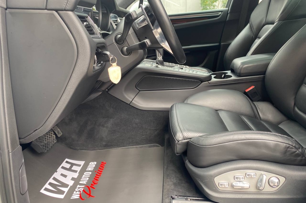 Porsche Macan Turbo 2014 photo 10