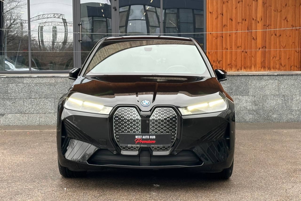 BMW iX xDrive40 2023 photo 1