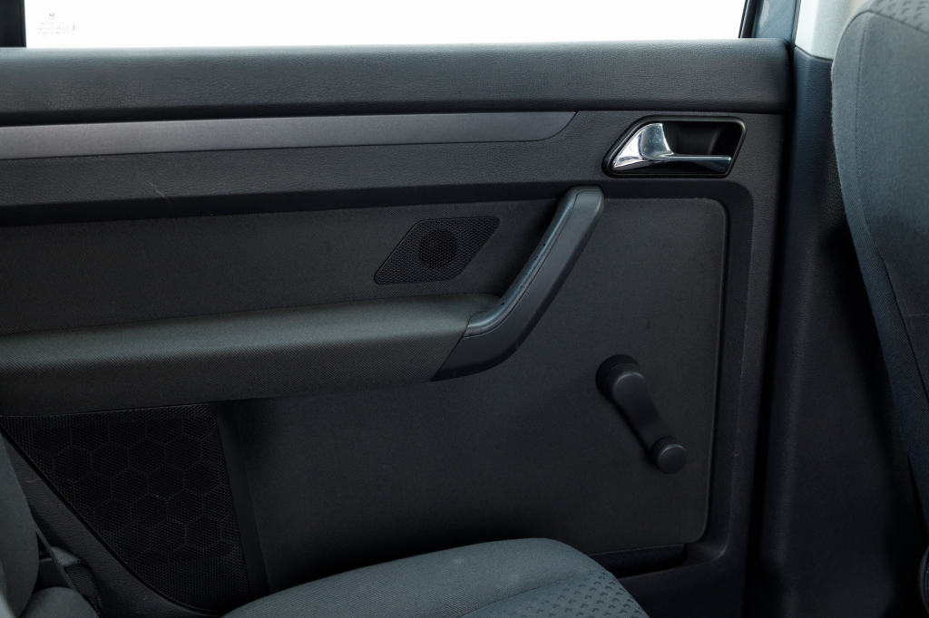 Volkswagen Touran MPI 2003 photo 18